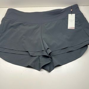 Calia Woman’s Kick it Up performance Shorts - 3” inseam